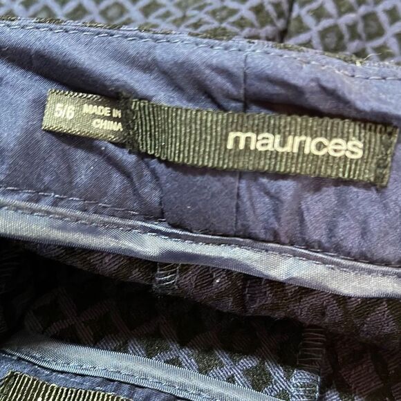 Maurices Navy Blue Patterned Geometric Print Rolled Cuff Shorts size 5/6 NEW - Picture 6 of 8